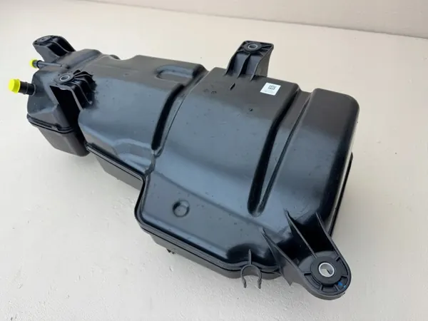 Réservoir AdBlue Land Rover OEM K8D2-5J228-AB Occasion image 3