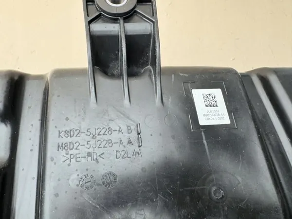 Réservoir AdBlue Land Rover OEM K8D2-5J228-AB Occasion image 4