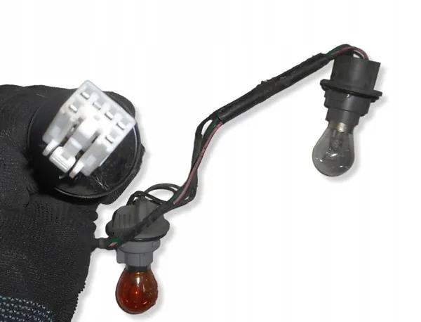 Hyundai i30 07- Heckleuchte rechts Einlage OEM UBA5599 image 3