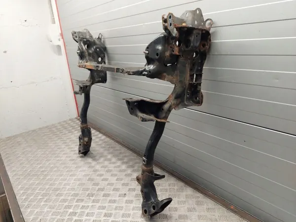 Audi A8 S8 D4 Voorste dwarsbalk OEM 4H0399315 image 7