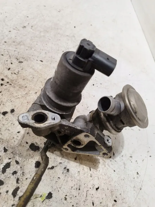 EGR-venttiili Audi A4 S4 B7 2005 OEM 06B131817L image 3