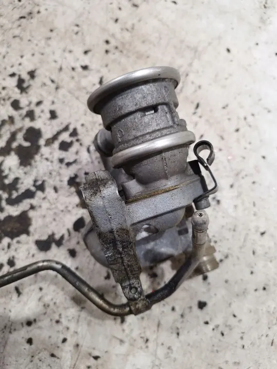 EGR-venttiili Audi A4 S4 B7 2005 OEM 06B131817L image 5