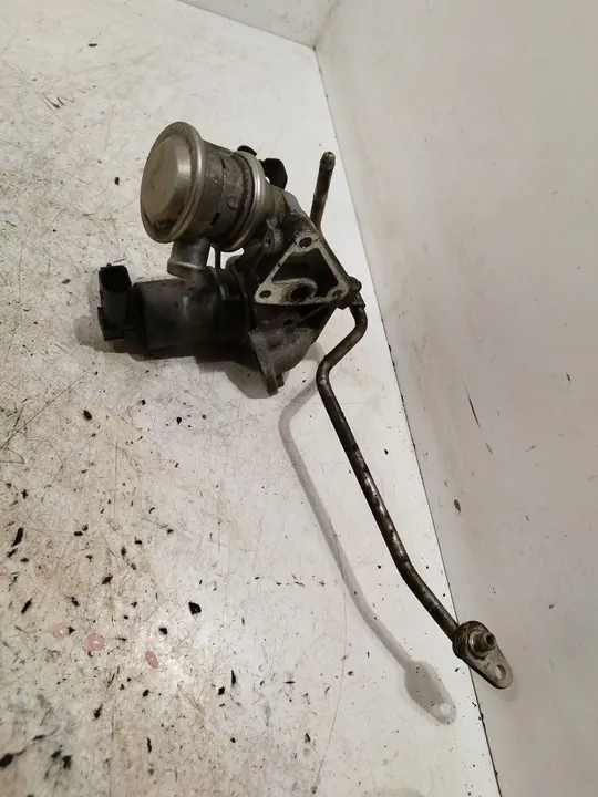 EGR-venttiili Audi A4 S4 B7 2005 OEM 06B131817L image 7