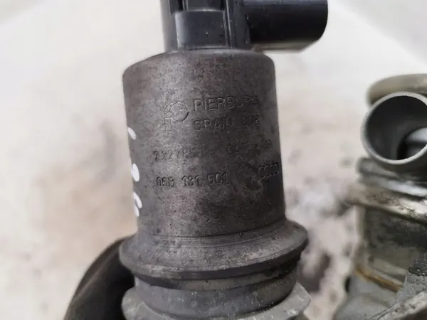 EGR-venttiili Audi A4 S4 B7 2005 OEM 06B131817L image 8