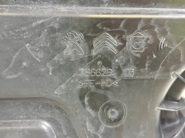 Tanque AdBlue usado OEM 9807475580 para Citroen DS5 image 3