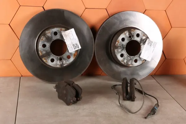 OEM 6877212 Etujarruslevyt ja -palat BMW:lle image 2