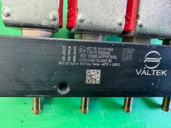 Injecteurs LPG + Rampe Valtek OEM 10R-030268 image 3