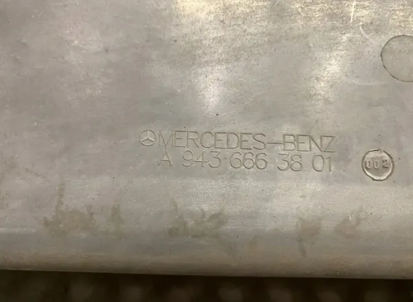 Estribo Mercedes Actros MP3 OEM A 943 666 38 01 image 5