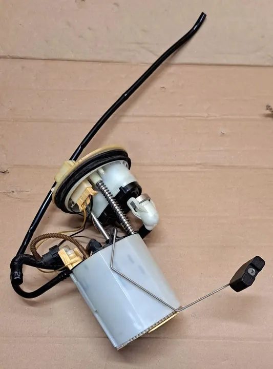 Bomba de combustível VW PASSAT B6 1.6 FSI 3C0919051P image 2