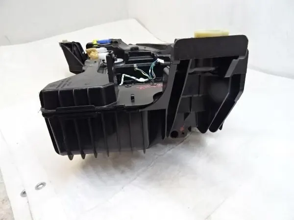 Réservoir AdBlue OEM 9825645580 pour Opel Grandland 1.6 HDI image 7