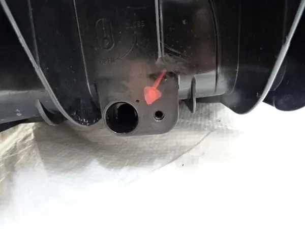 Réservoir AdBlue OEM 9825645580 pour Opel Grandland 1.6 HDI image 8