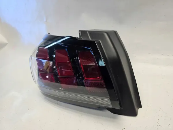 Luz trasera izquierda Peugeot 208 II 2019- OEM 9823216780 image 4