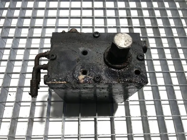 Pompe de levage de cabine VOLVO FH II image 2