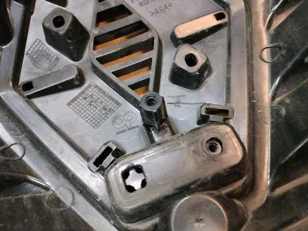 Front Grill Renault Kadjar Lift OE image 4