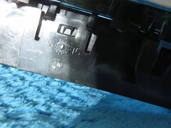 BMW X5 F15 Right Grill OEM 51 71 2 334 708 image 5