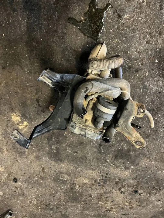 Mercedes E W211 2008 Webasto Värmare OEM 2115001398 image 2