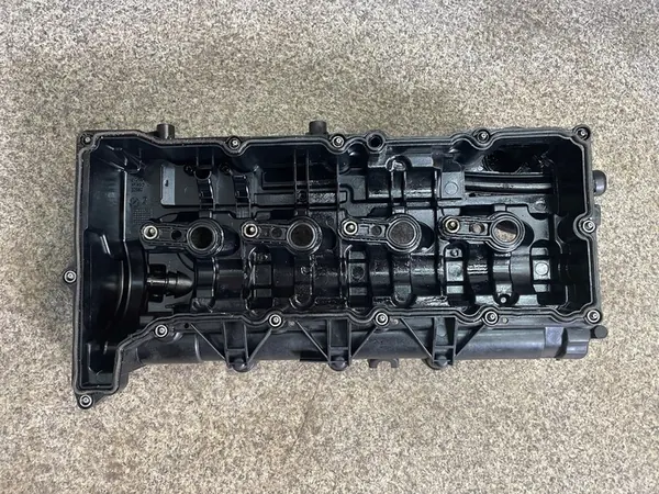 Tampa de válvula sensor de óleo BMW F11 2.0 D N47 F10 OEM image 5