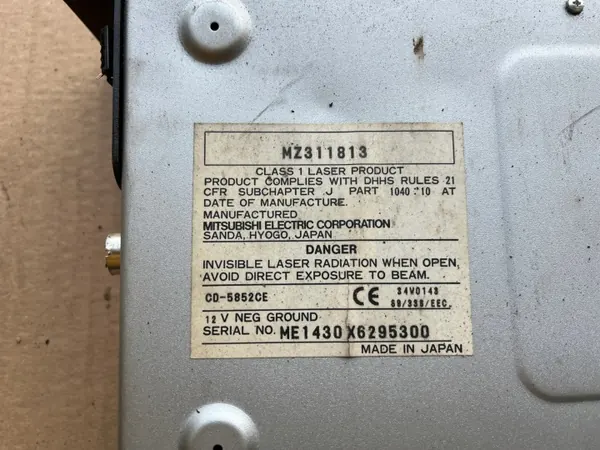 CD-vaihtaja Mitsubishi Carisma 1999-2004 MR172559 image 3