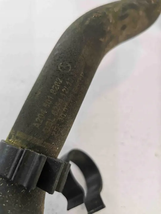 Mercedes E W207 1.8 CGI vesiletku liitin A2045018282 image 2