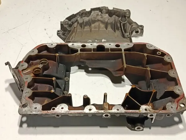 Oljepanna Audi A6 C5 2.4 V6 OEM 078103603AB image 4