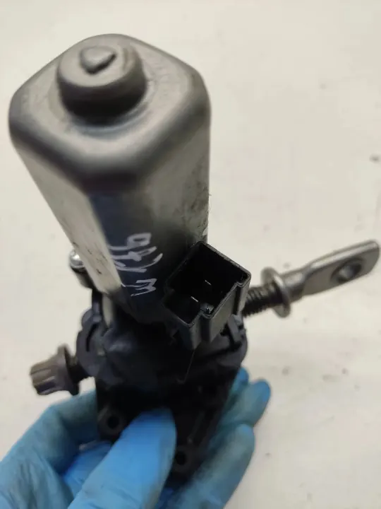 Mercedes-Benz Sätemotor OEM 622903 - Begagnad image 4