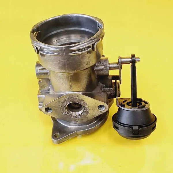 EGR-venttiili Audi A4 S4 B6 038129637L image 3