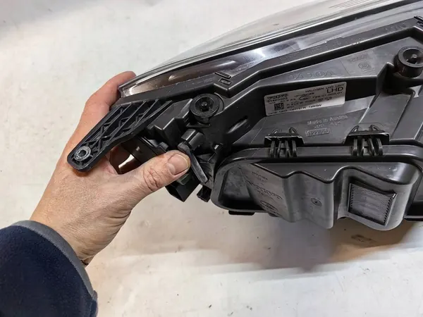 VOLVO V40 2012- VASEN VALO OEM 31420003 ARO image 4