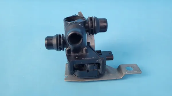 Mercedes Vattenregleringsventil OEM A0005061500 image 2