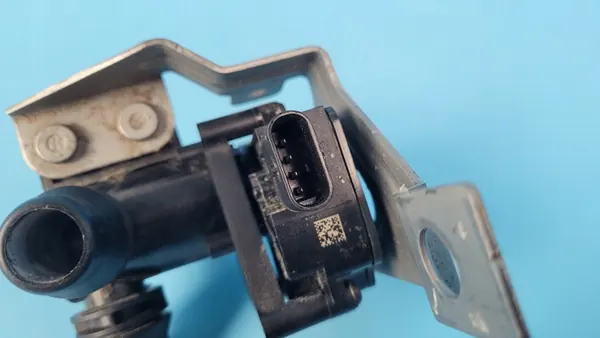 Mercedes Vattenregleringsventil OEM A0005061500 image 7