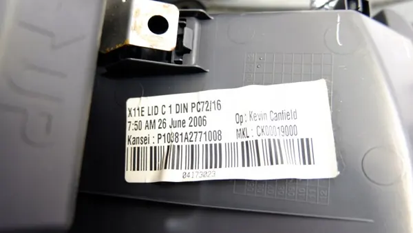 Compartiment supérieur console NISSAN NOTE E11 OEM image 4