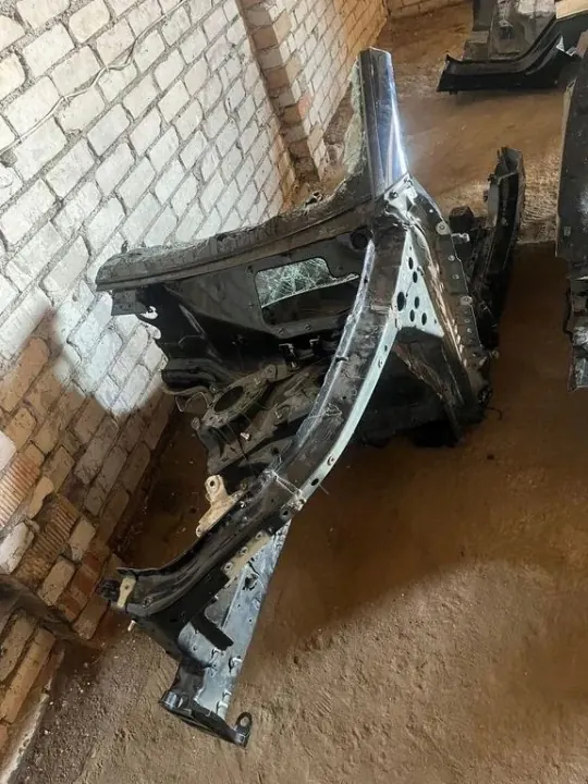 Porsche KET vasen etulokasuoja - Käytetty OEM image 2