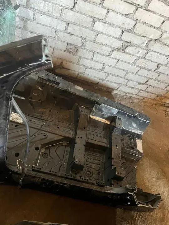 Porsche KET vasen etulokasuoja - Käytetty OEM image 3