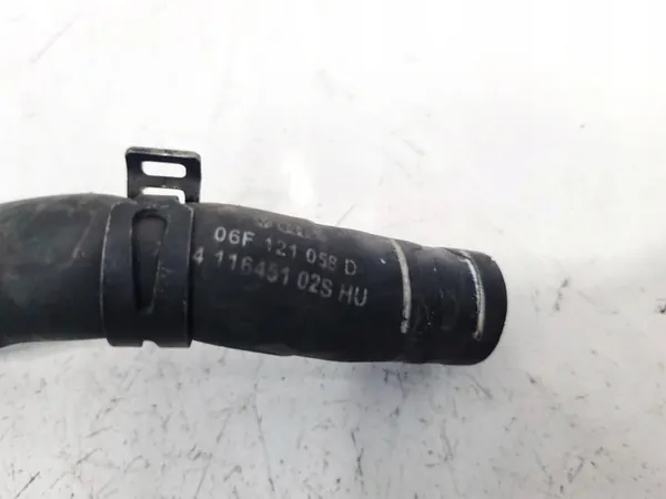 Audi TT Vesiputki 2009 2.0L 06F121058D image 3