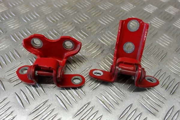 Höger bakdörr gångjärnssats LEXUS CT 6877052031 image 2