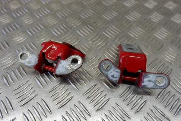 Höger bakdörr gångjärnssats LEXUS CT 6877052031 image 3