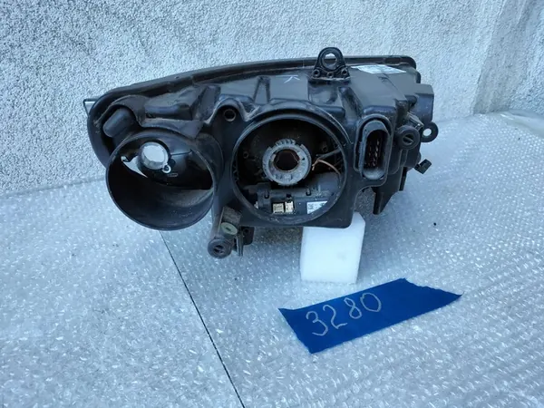 VASEN REFLEKTORI SKODA SUPERB II 3T1941015B image 6