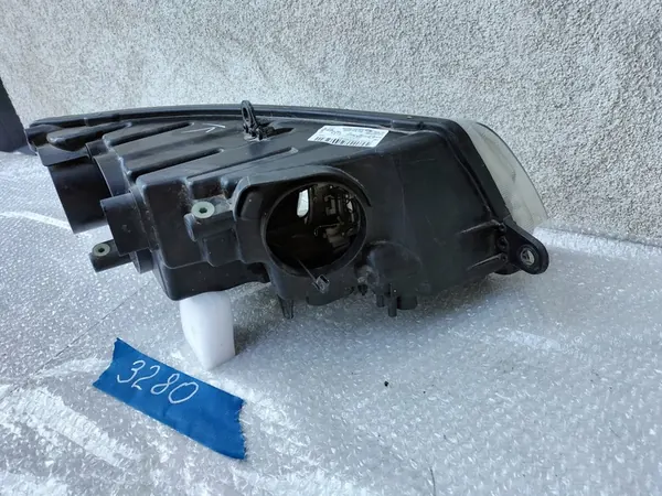 VASEN REFLEKTORI SKODA SUPERB II 3T1941015B image 7