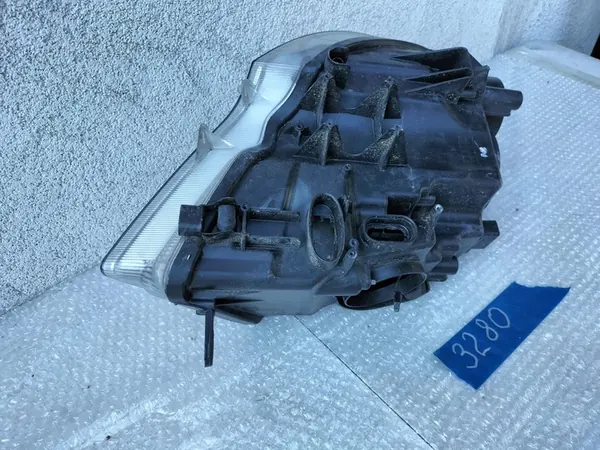 VASEN REFLEKTORI SKODA SUPERB II 3T1941015B image 9