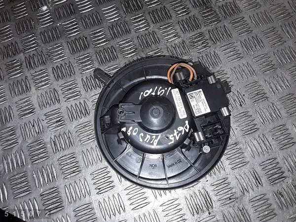 2008 VW Golf Plus Moottoripuhallin 3C1820015L image 2