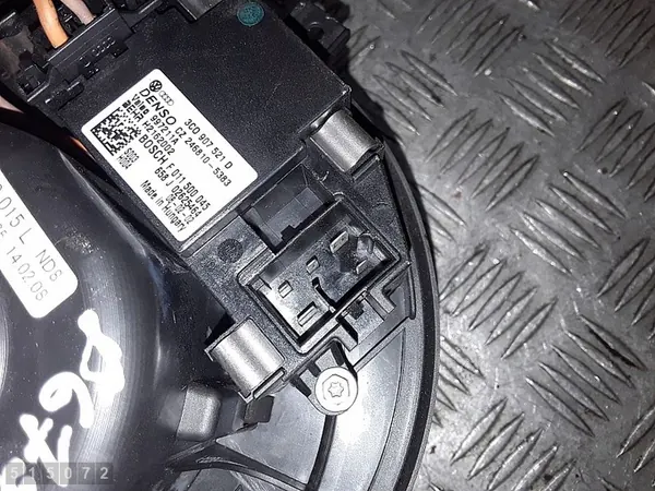 2008 VW Golf Plus Moottoripuhallin 3C1820015L image 3