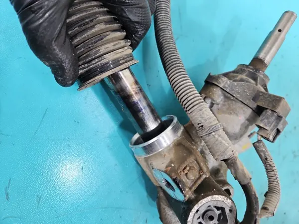Crémaillère de direction OEM 6820000313 pour Peugeot 3008 II image 5