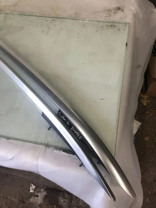VW Touran dakdragers OEM 5TA860044F - Gebruikt image 3