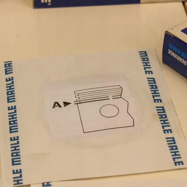 Volkswagen Polo V 6R 2016 Anel de pistão OEM image 6