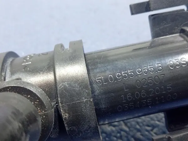 Linker Voorste Koplampwasmachine SKODA YETI 5L0955965B image 5