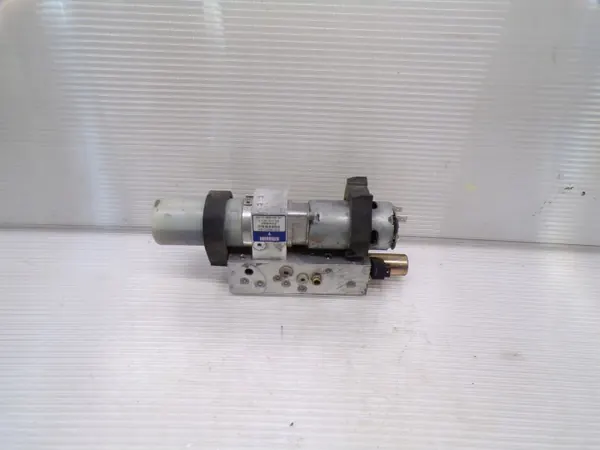 Pompe de toit OEM 1718000030 pour Mercedes SLK R171 image 3