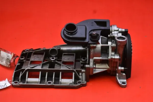 Bomba de aceite usada OEM 7798014 para BMW E90/E91 2.0D image 6