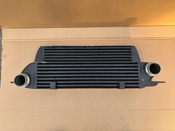 BMW 5 E60 E61 535 Tuning Intercooler OEM 001001048 image 2