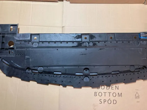Placa de cubierta OEM A1778858205 Mercedes image 10