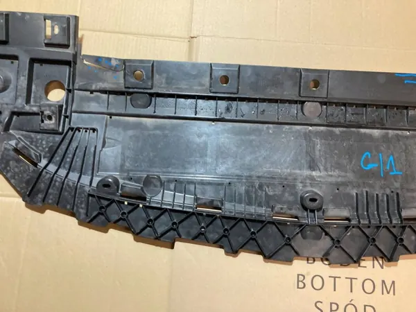 Placa de cubierta OEM A1778858205 Mercedes image 3