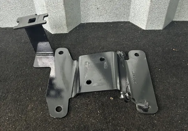 Suporte Bomba AdBlue DAF OEM 2152937 - Usado image 3